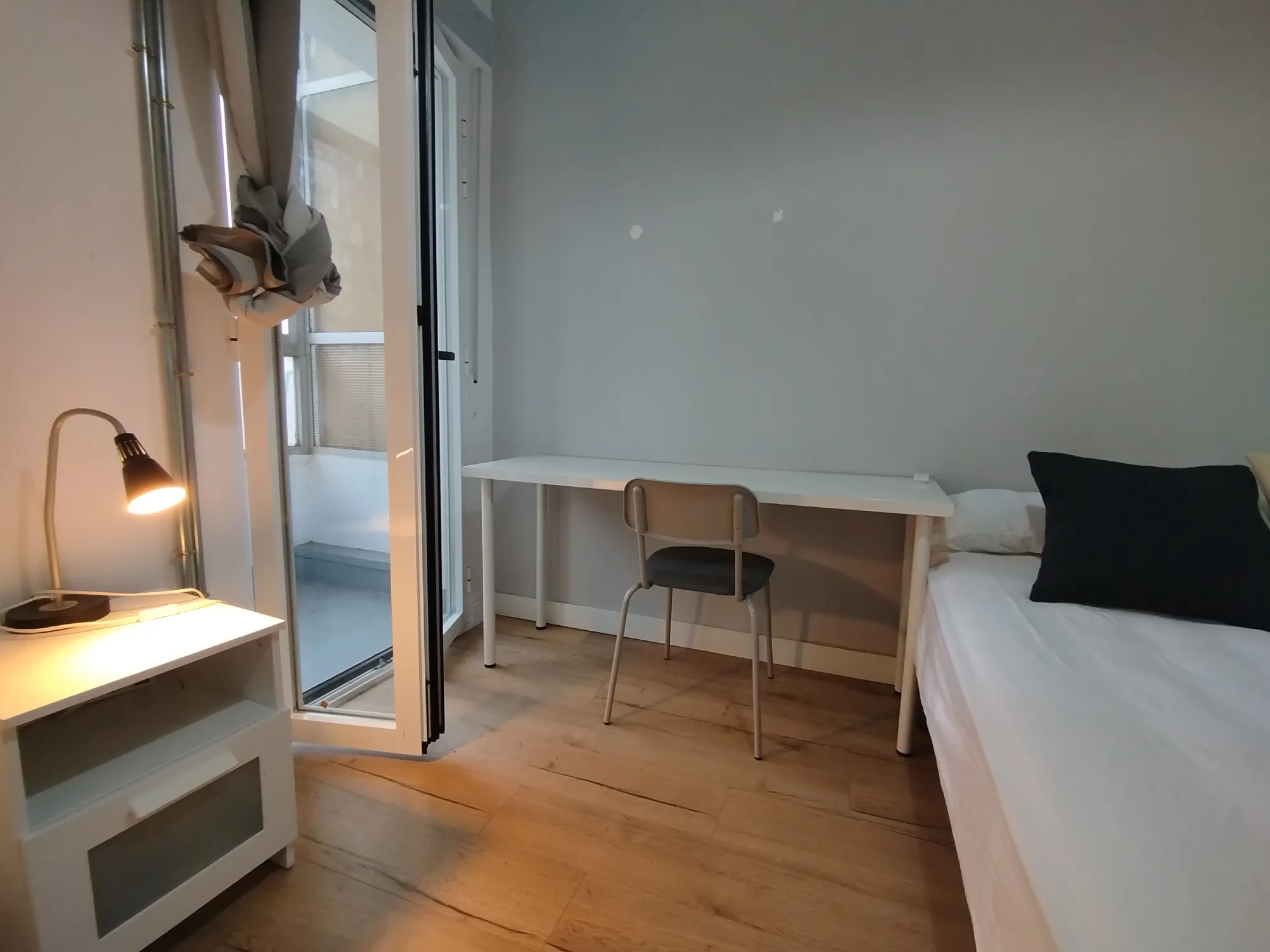 Private room in Madrid photo 2