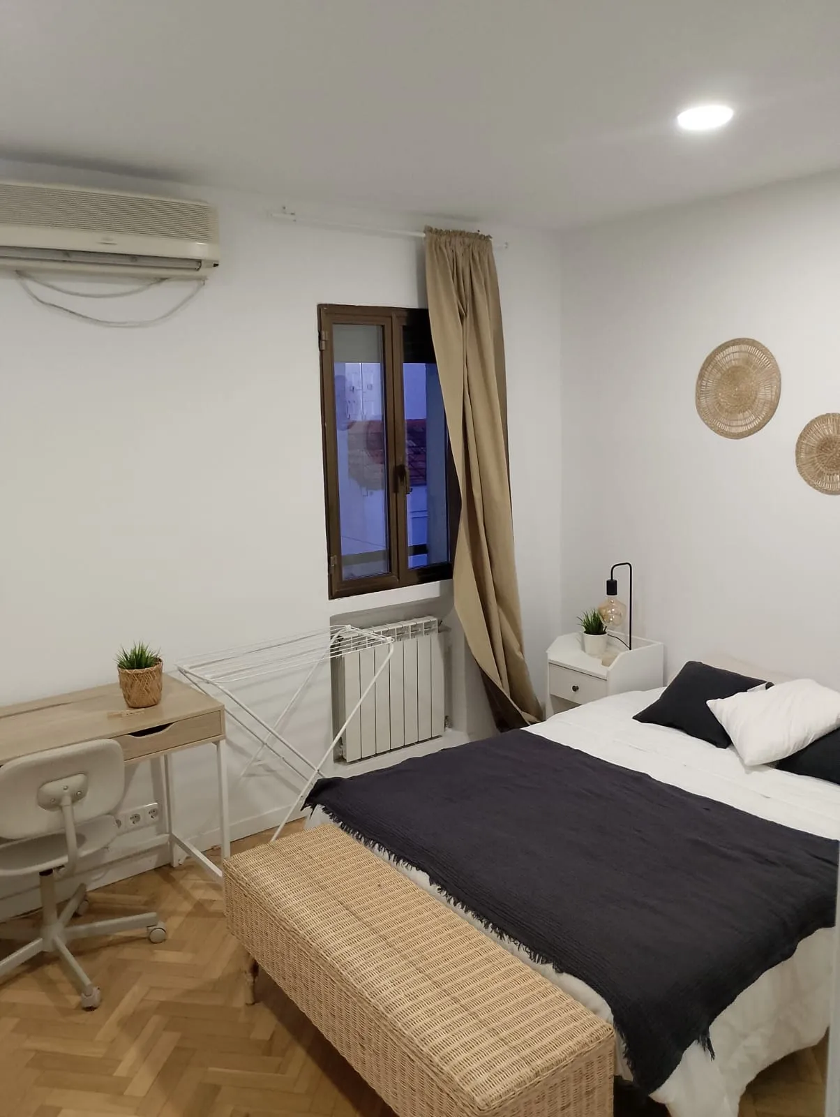 Private room in Madrid photo 3