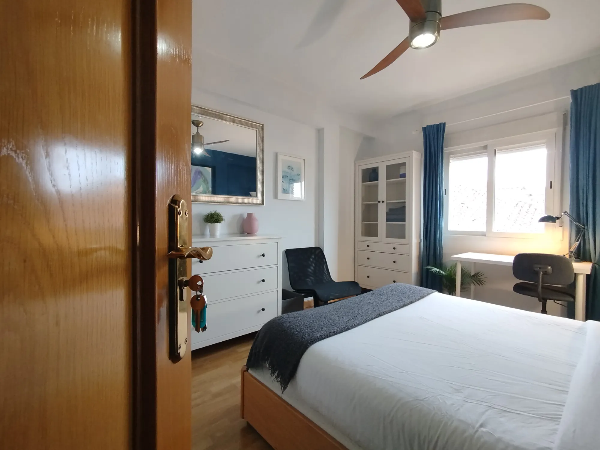 Private room in Madrid photo 2
