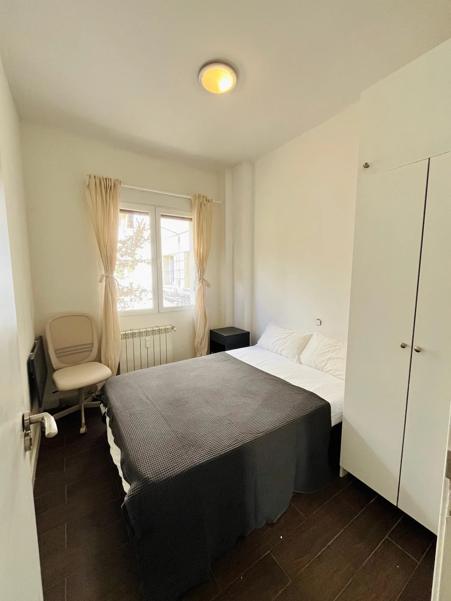 Private room in Madrid photo 3