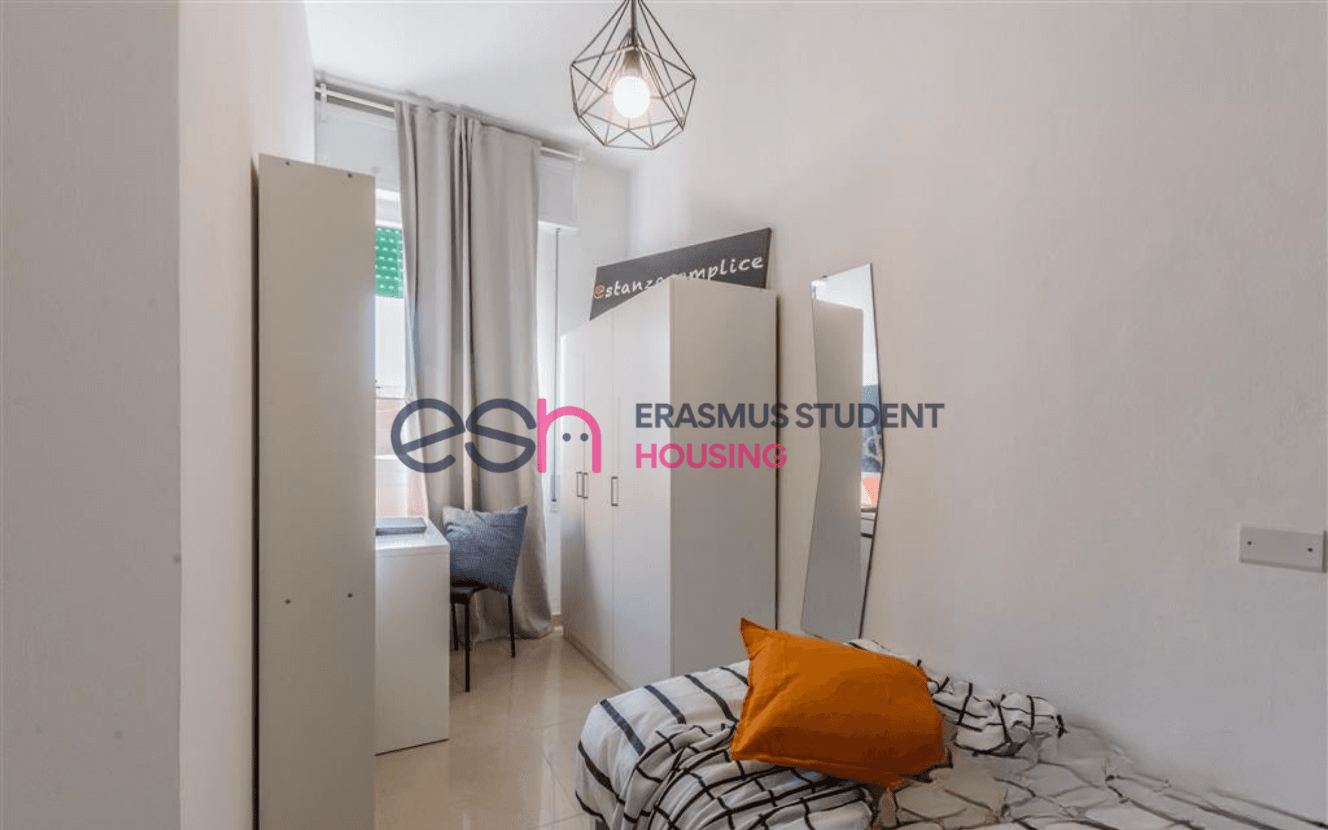 Shared Room in Pisa photo 2