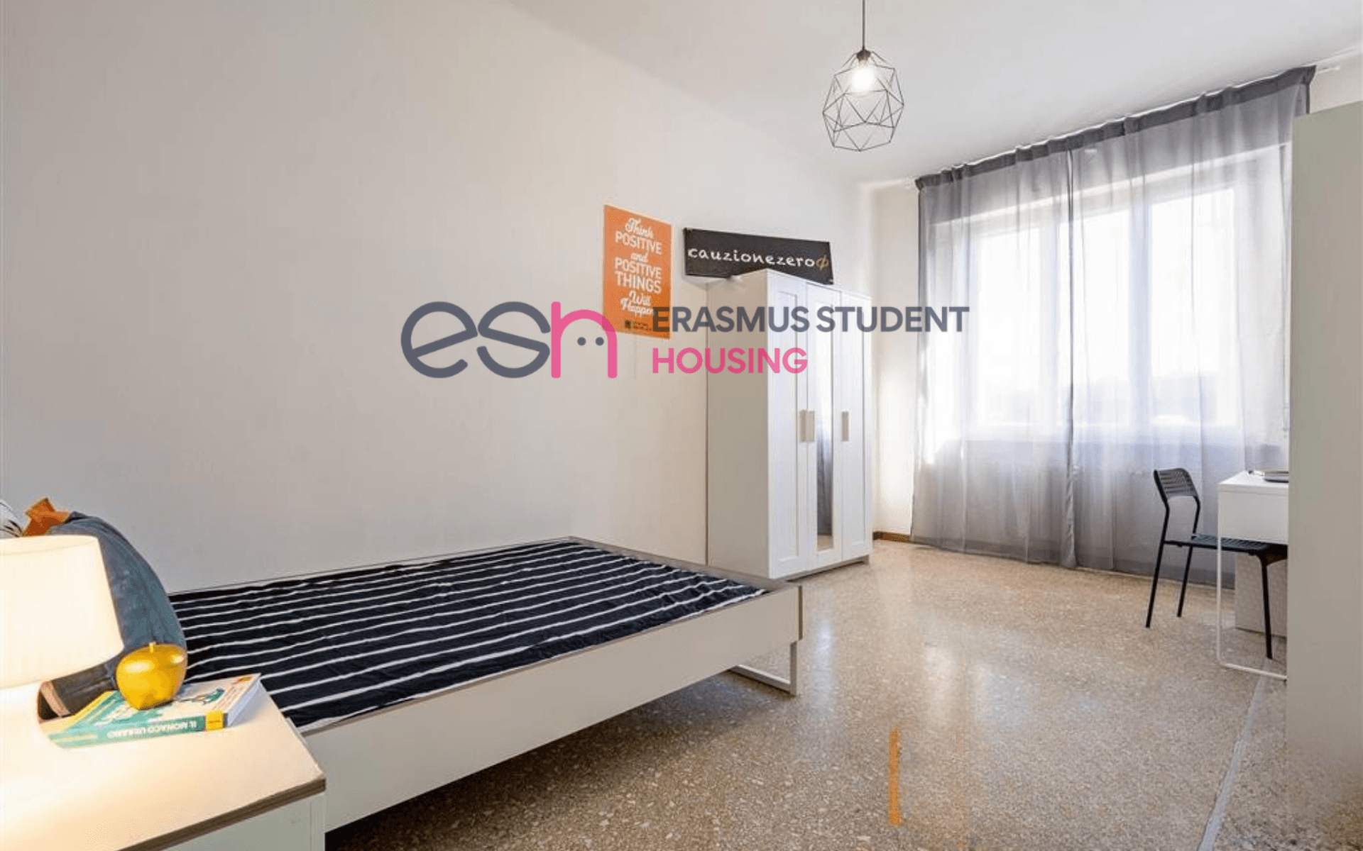 Shared Room in Pisa photo 2