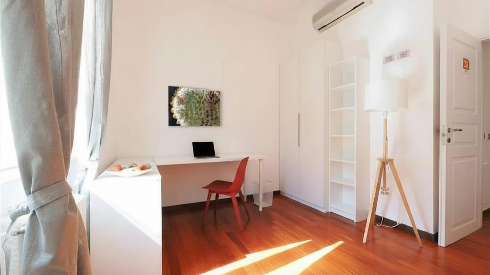 Private room in Milan photo 3