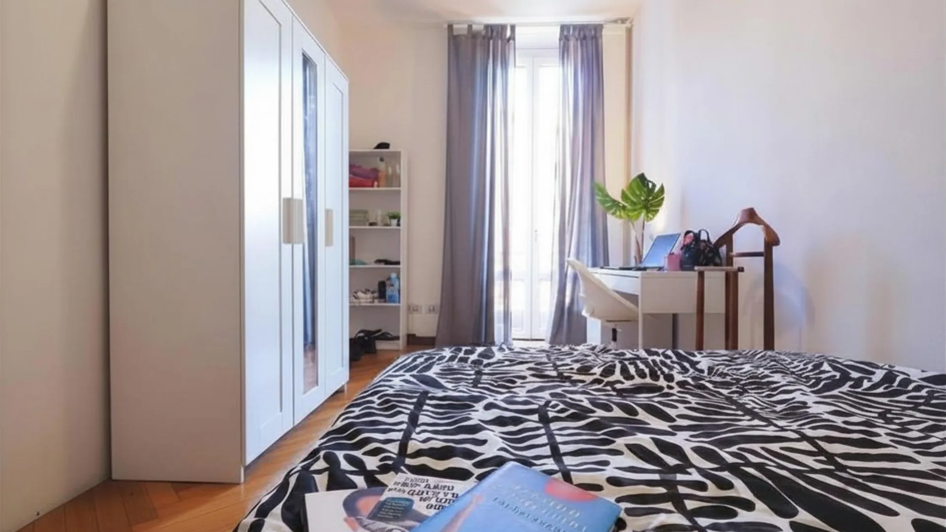 Private room in Milan photo 3