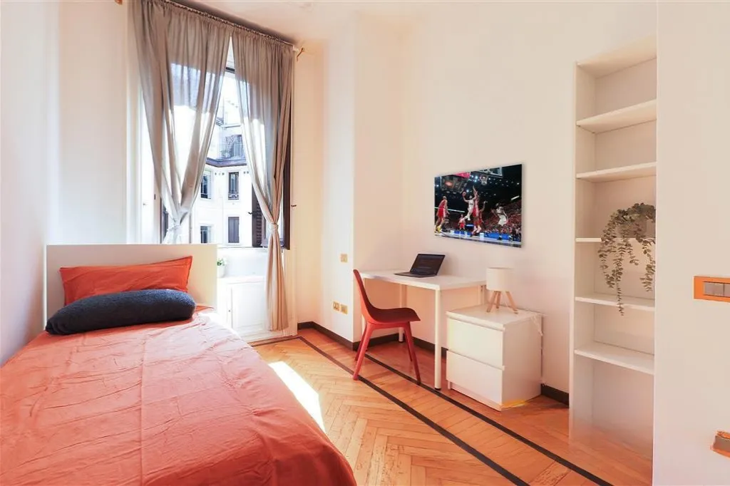 Private room in Milan photo 3