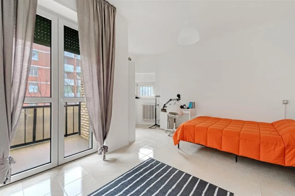 Private room in Milan photo 3