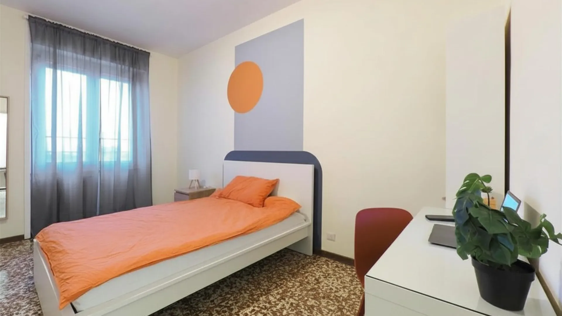 Private room in Milan photo 3