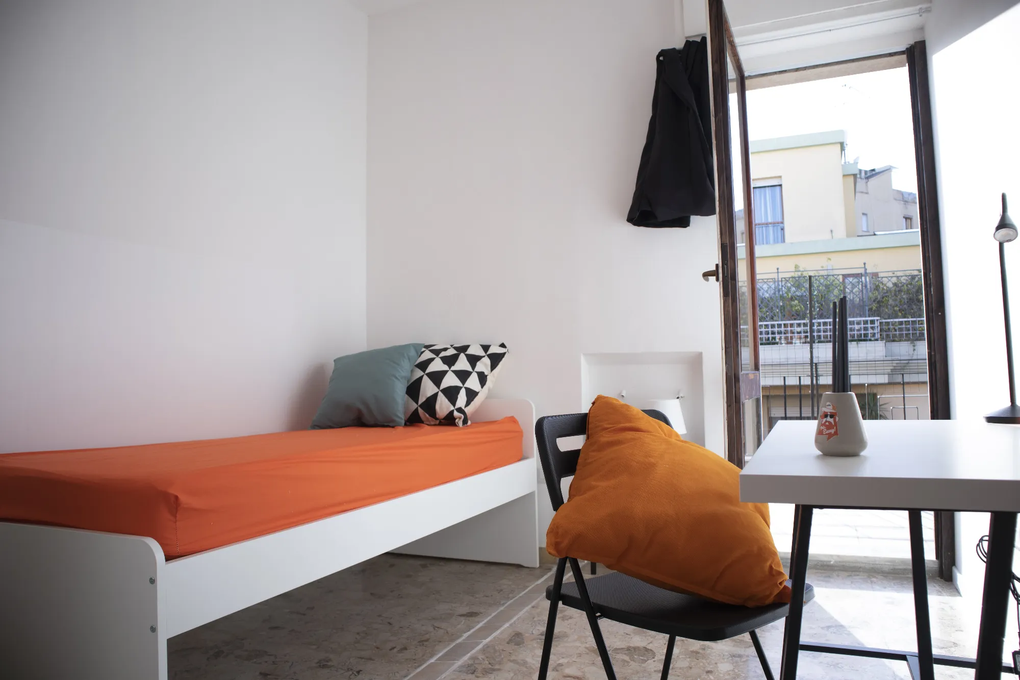 Stanza privata a Cagliari photo 3