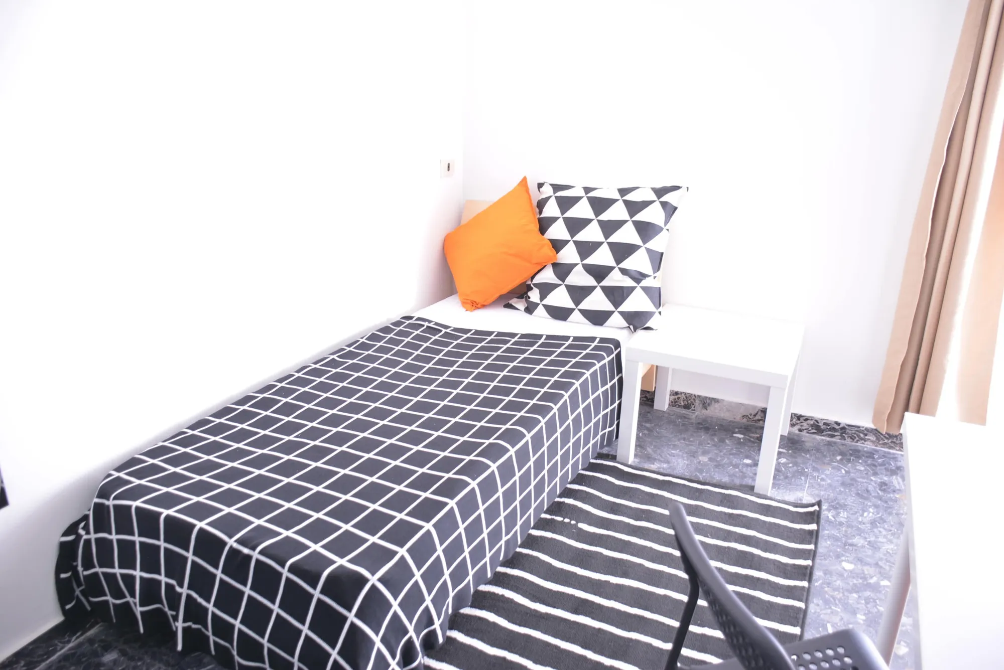 Stanza privata a Cagliari