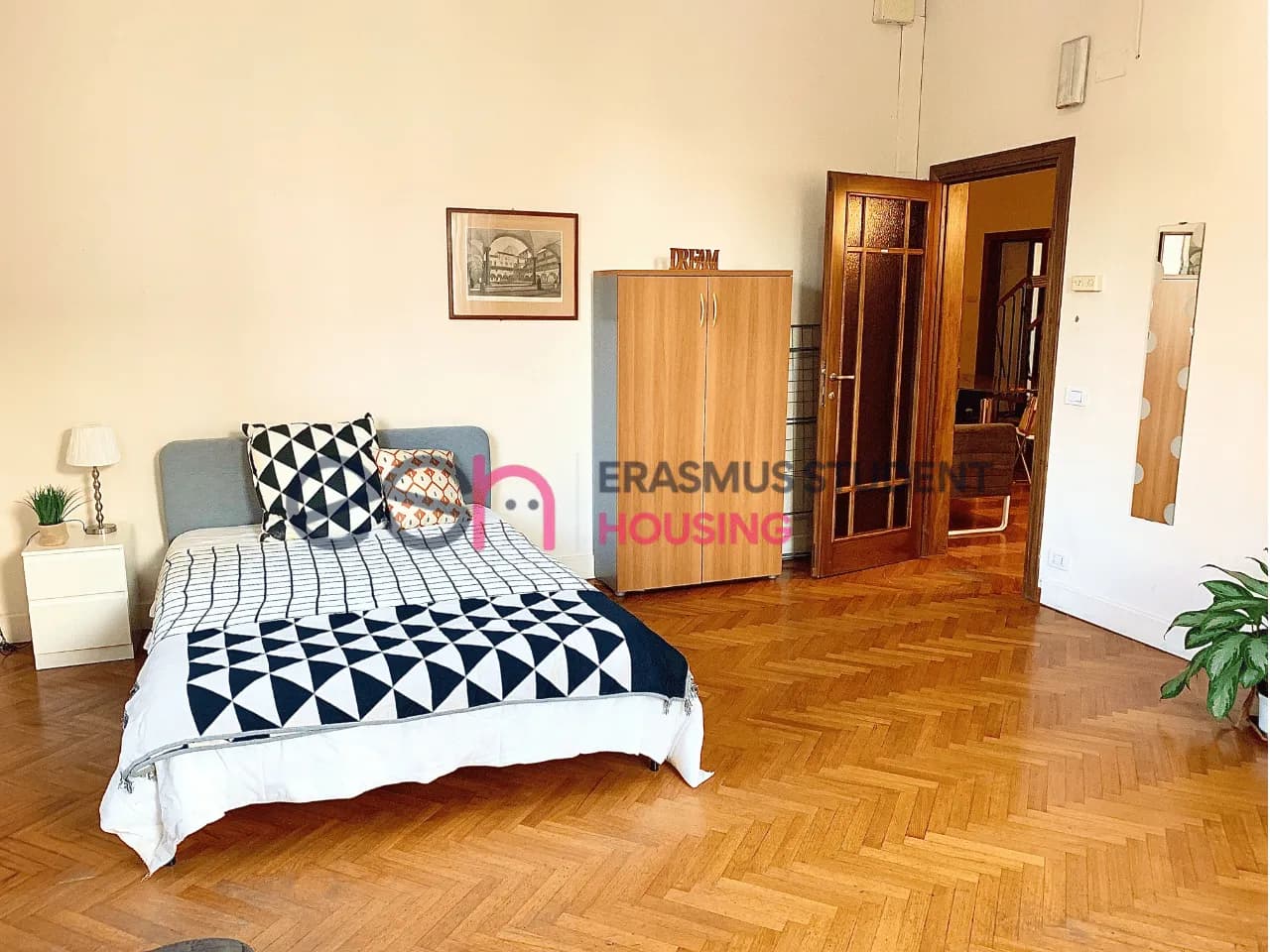 Shared Room in Florence