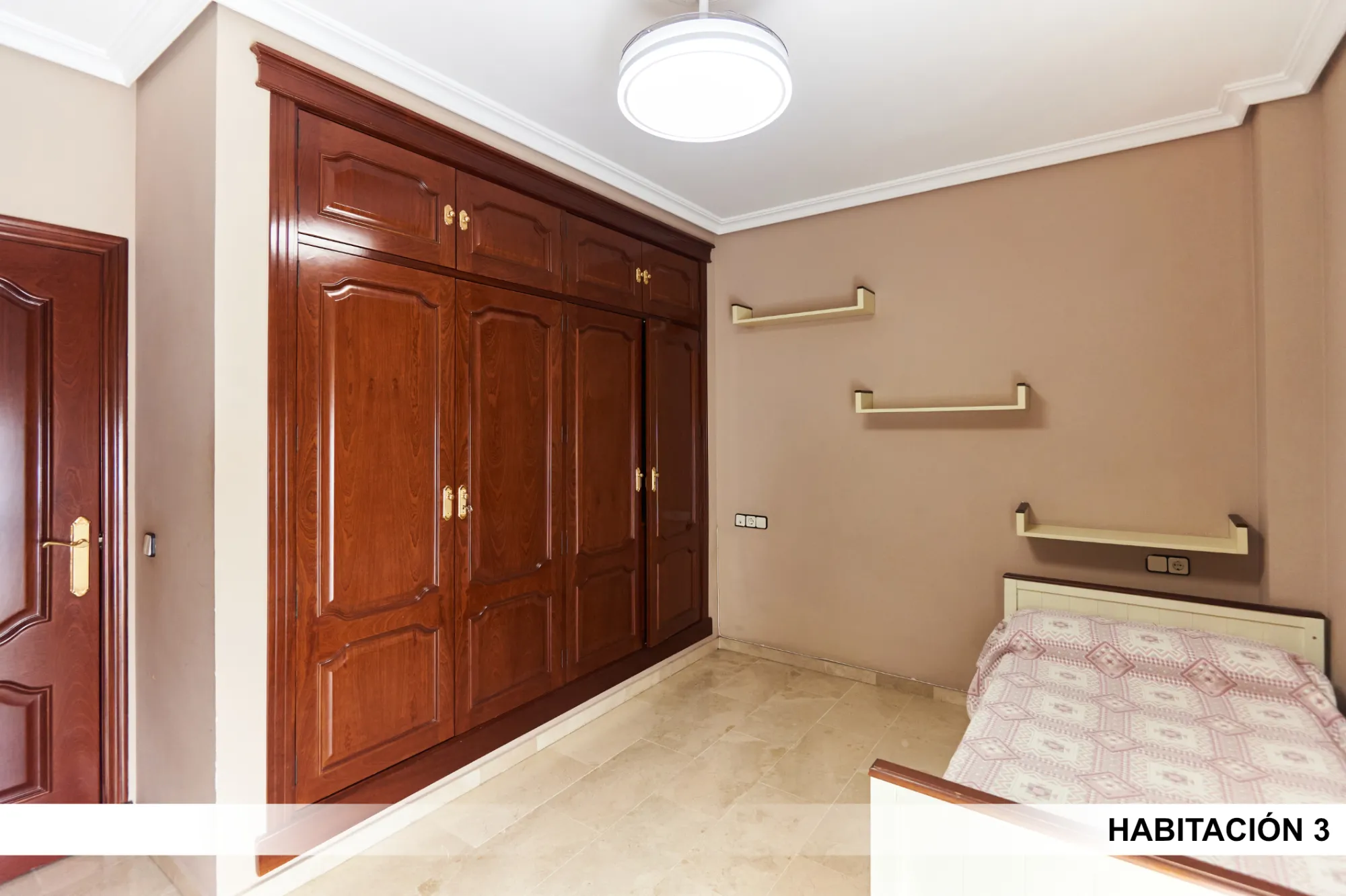 Private room in Seville photo 3