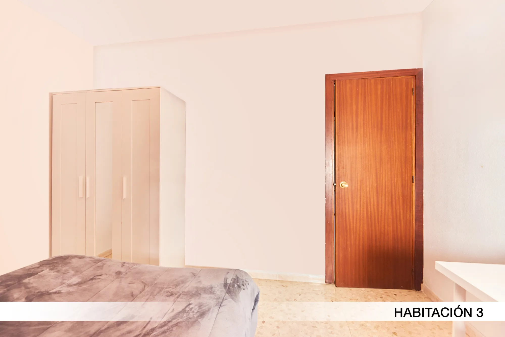 Private room in Seville photo 3