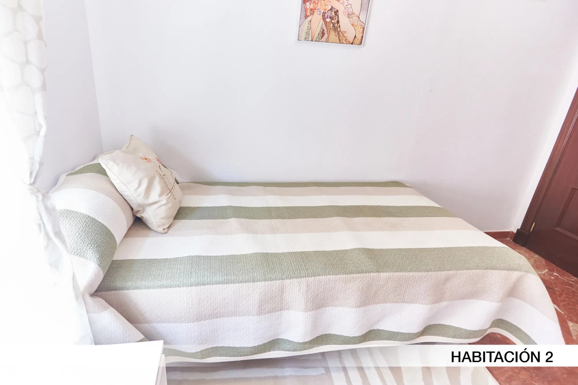 Private room in Seville photo 3