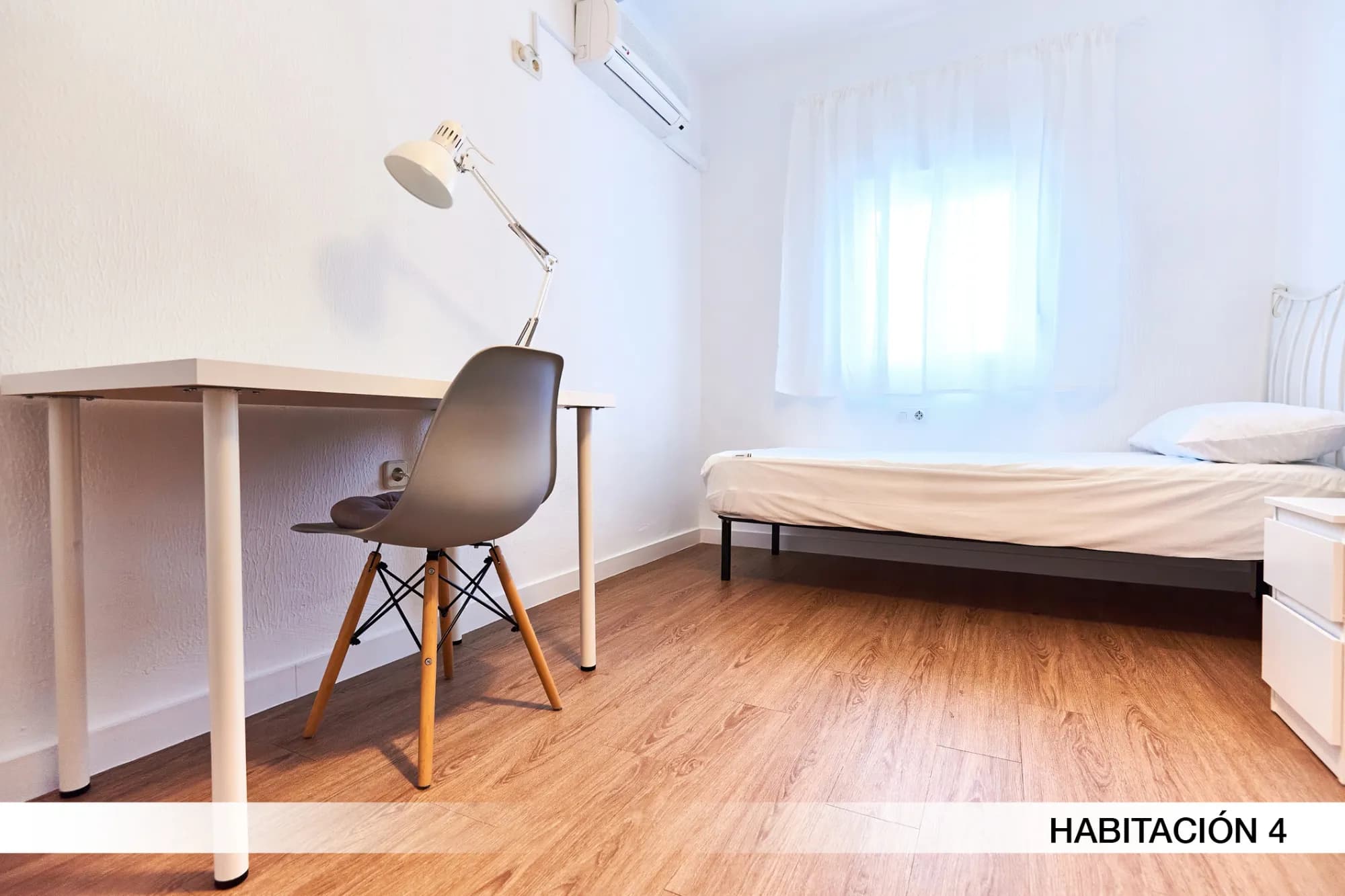 Private room in Seville photo 3