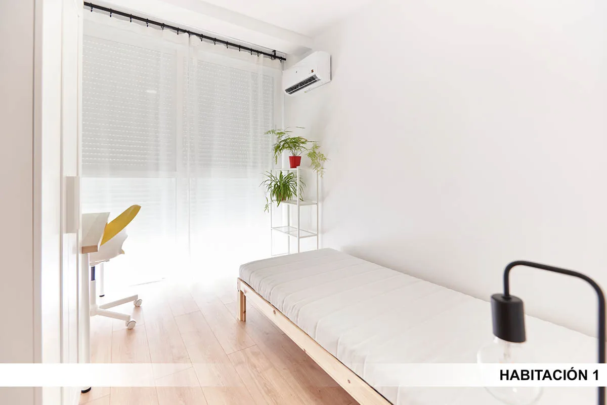 Private room in Seville photo 5