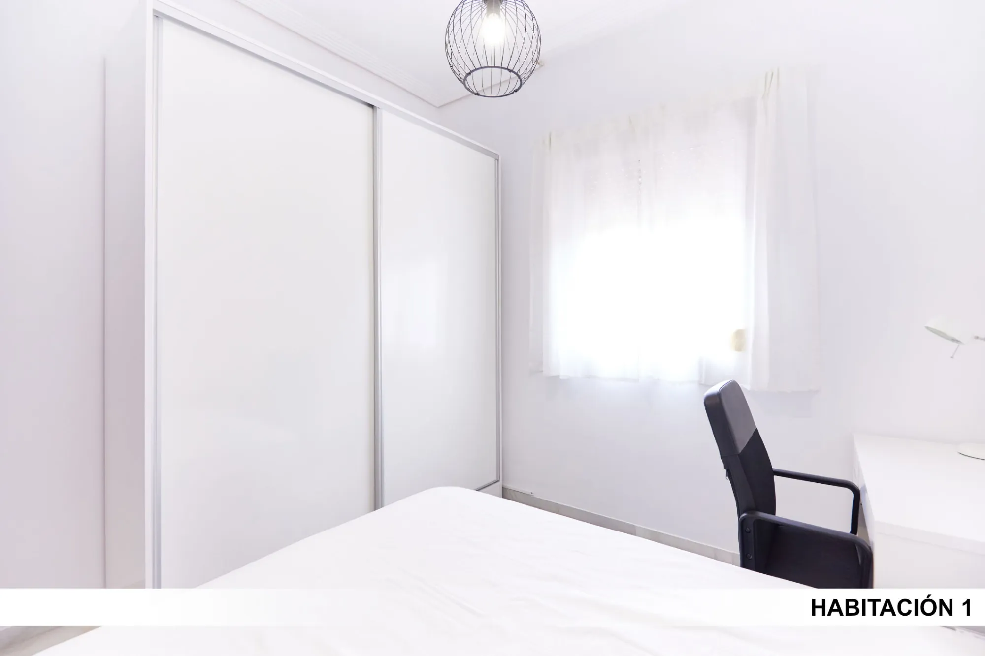 Private room in Seville photo 3