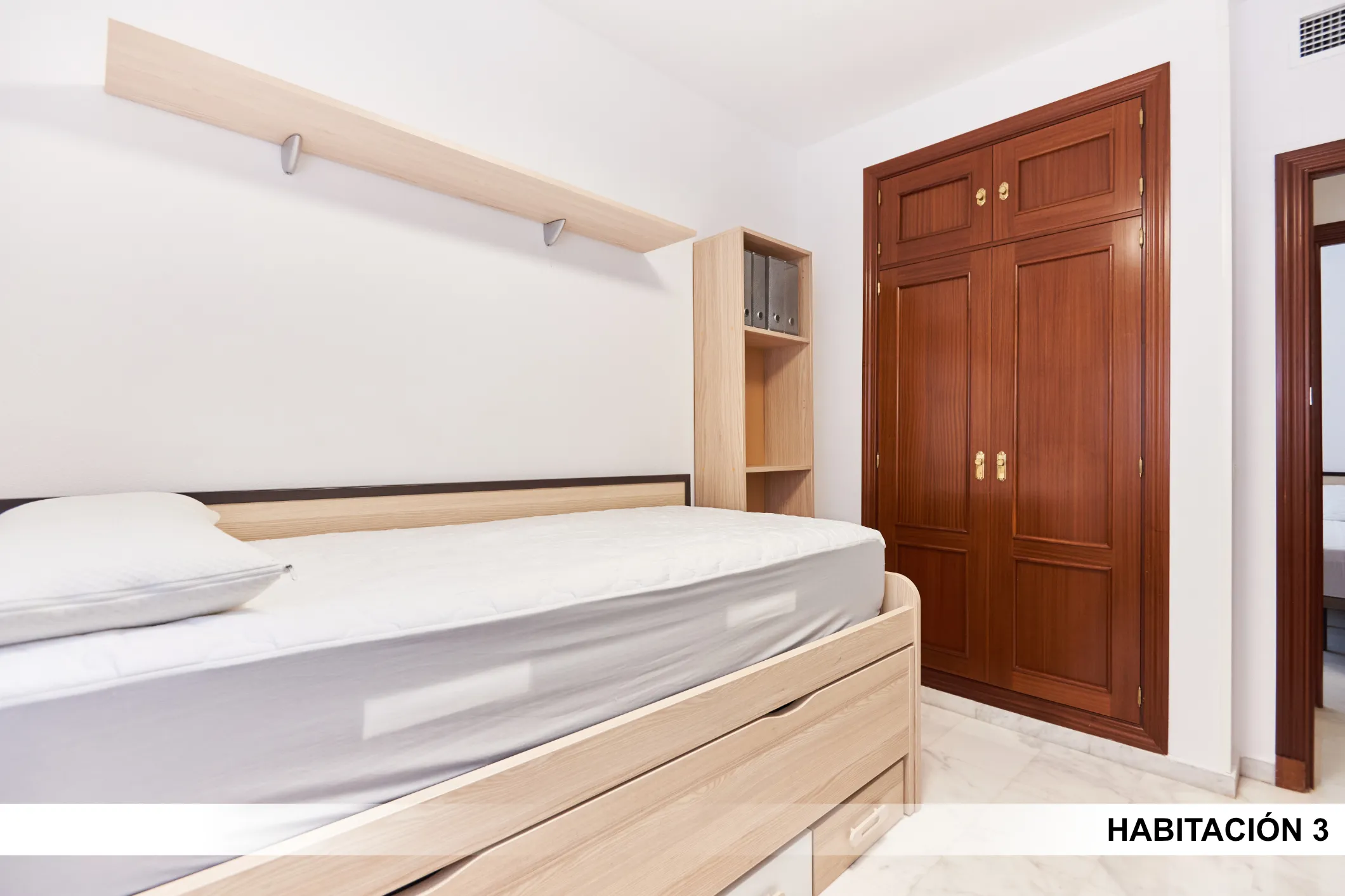 Private room in Seville photo 5