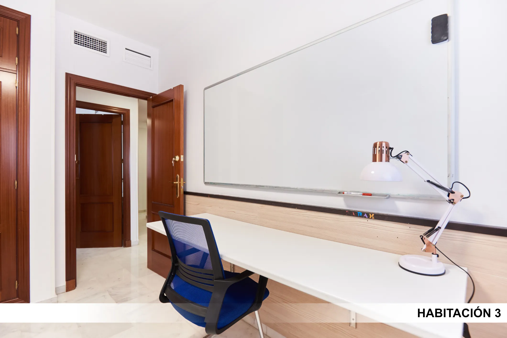 Private room in Seville photo 3