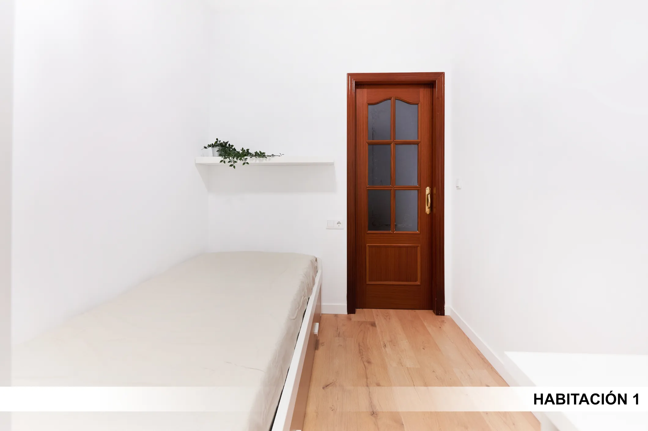 Private room in Seville photo 3