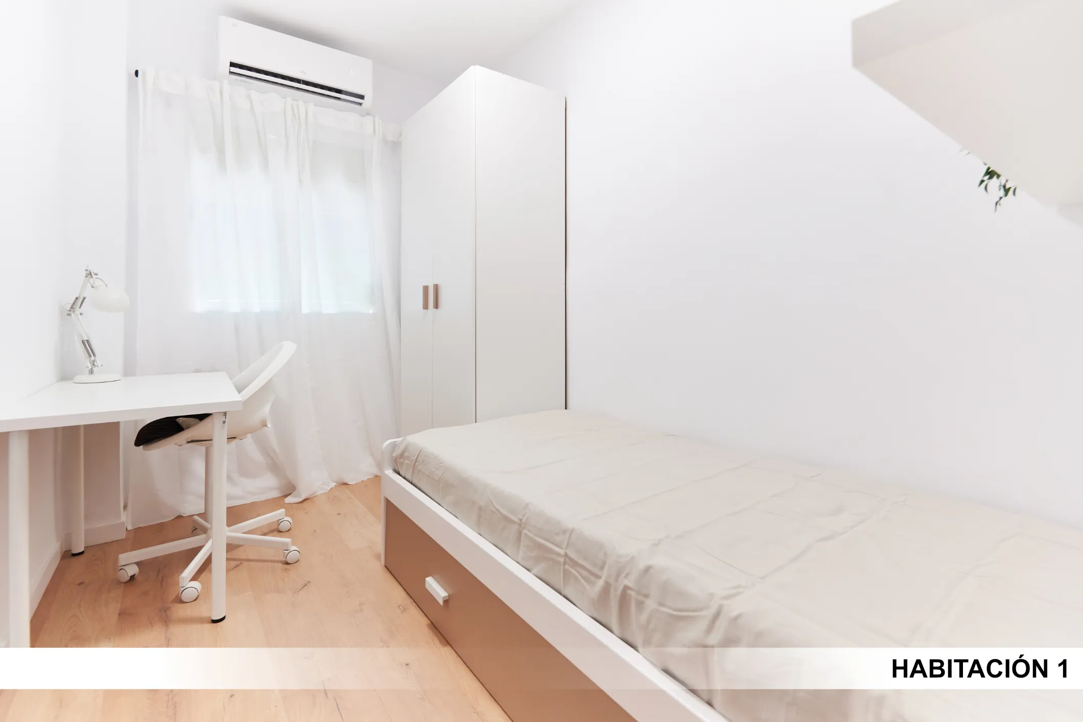 Private room in Seville photo 2