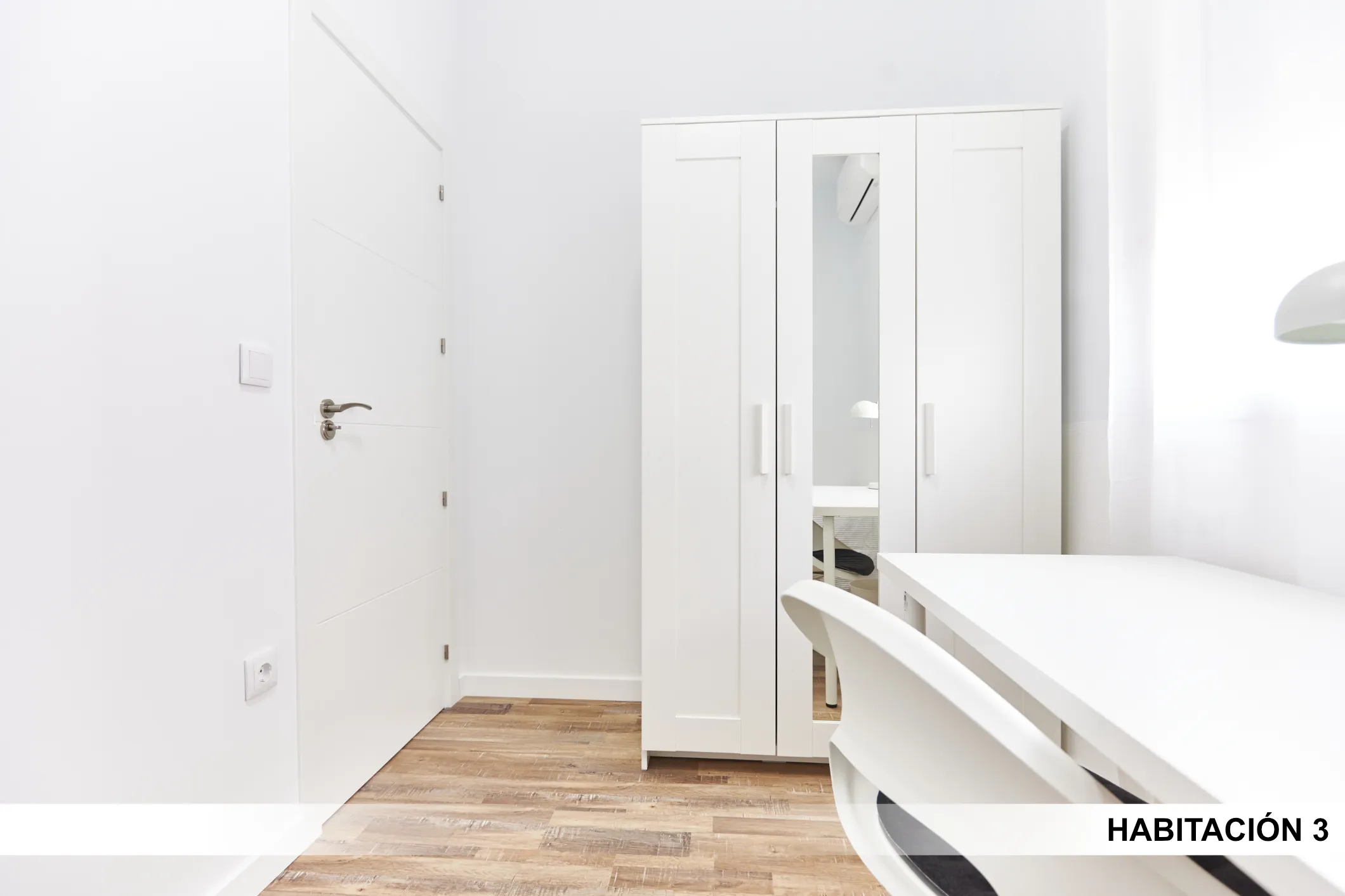 Private room in Seville photo 3