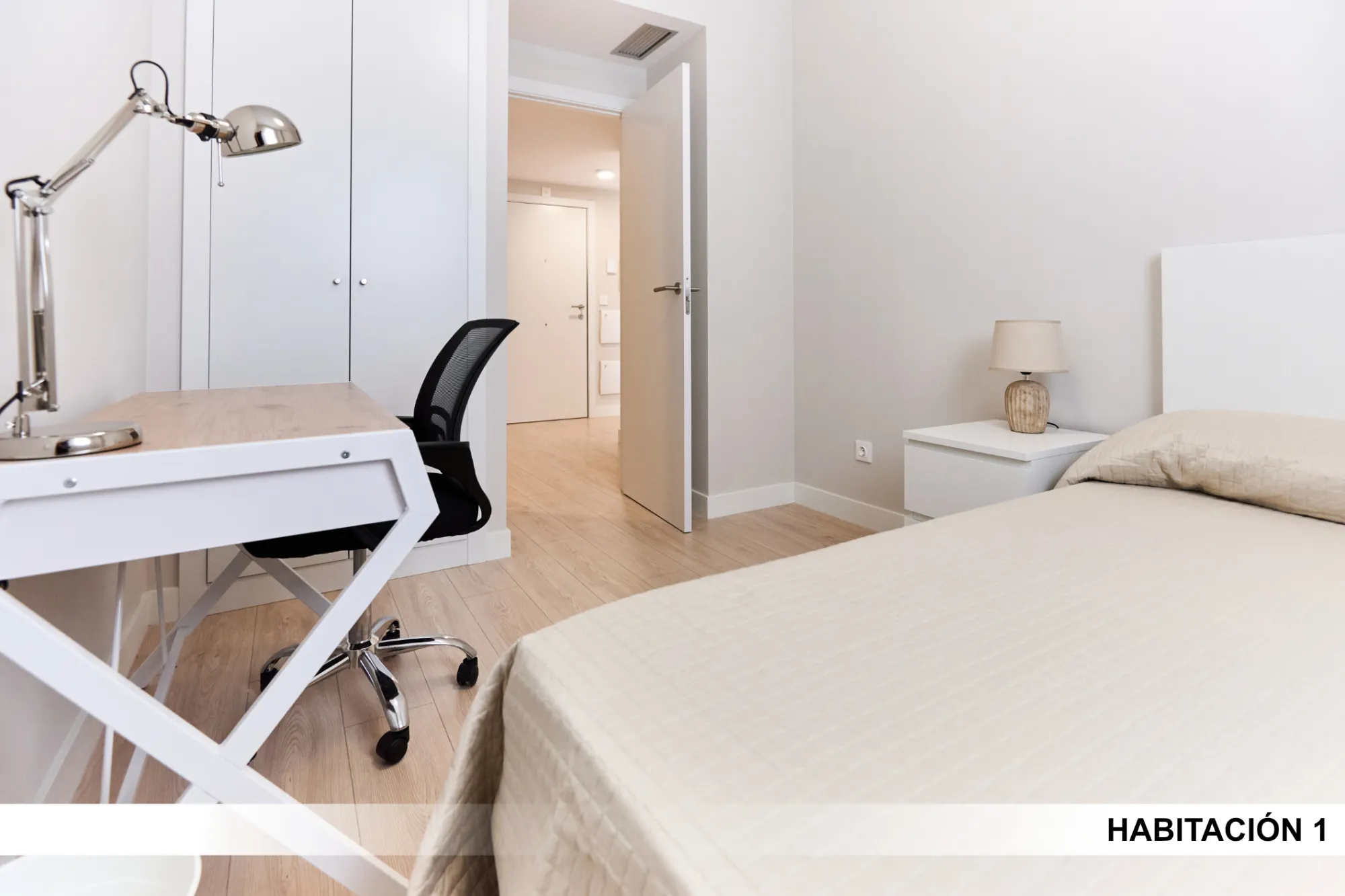 Private room in Dos hermanas photo 3