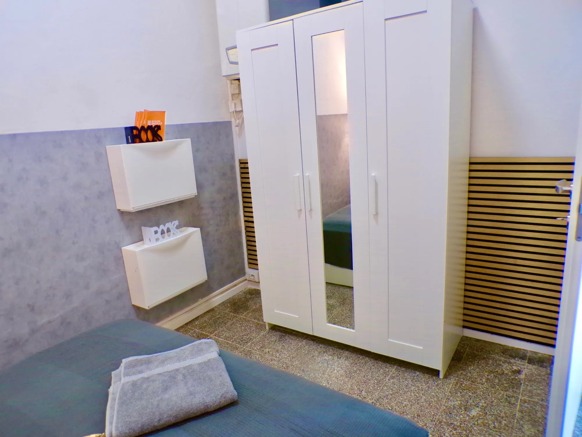 Room 127 2