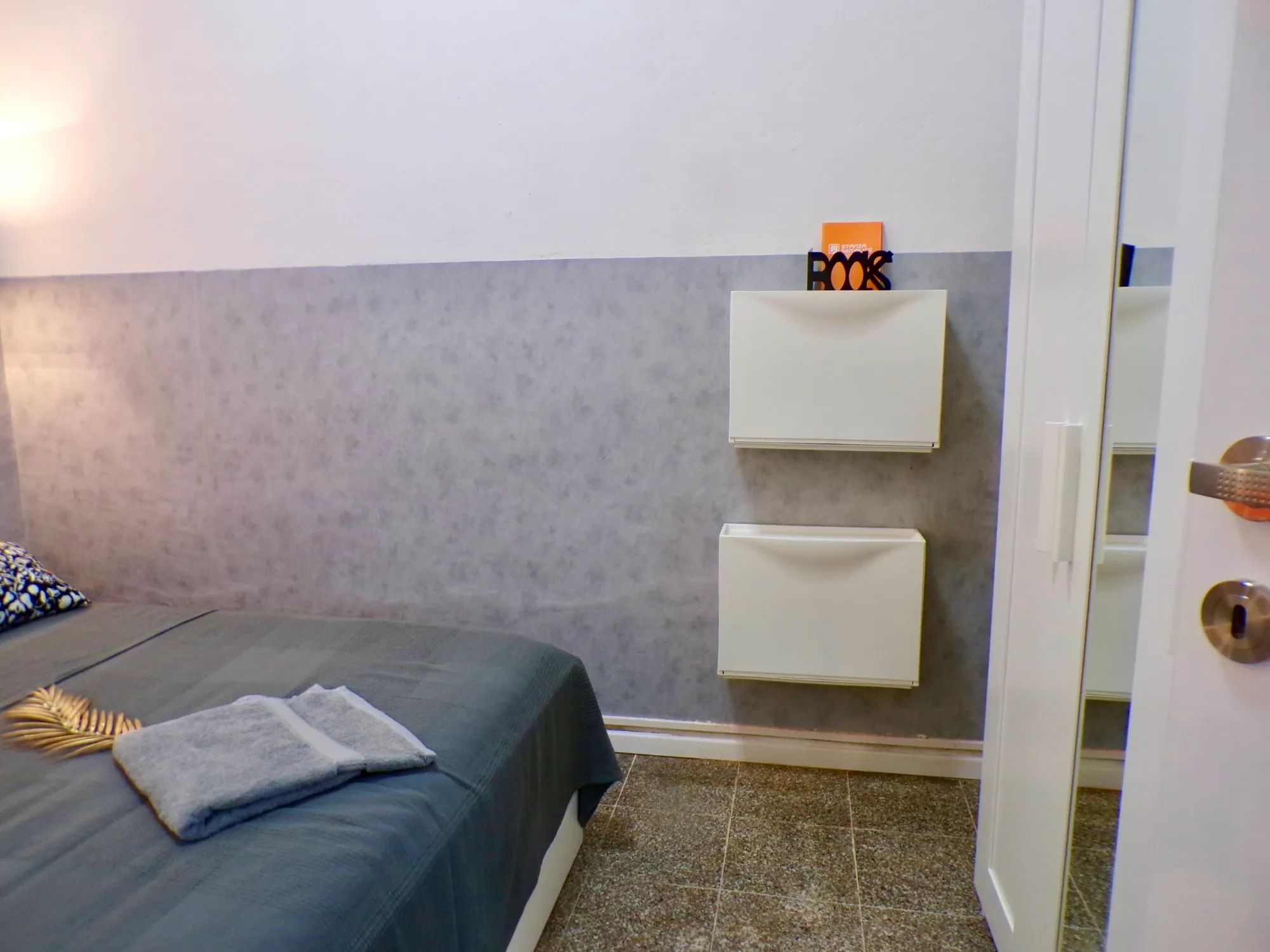 Room 127 4