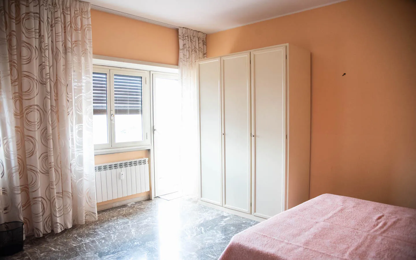 Room 1_INT.19