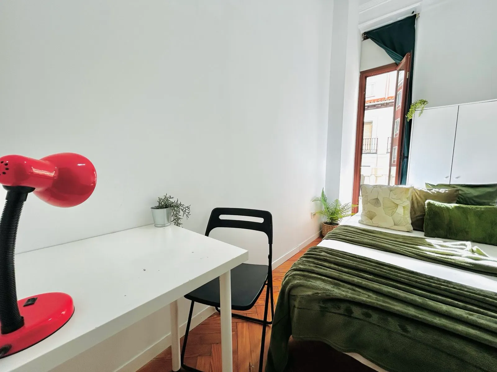 Private room in Madrid photo 2
