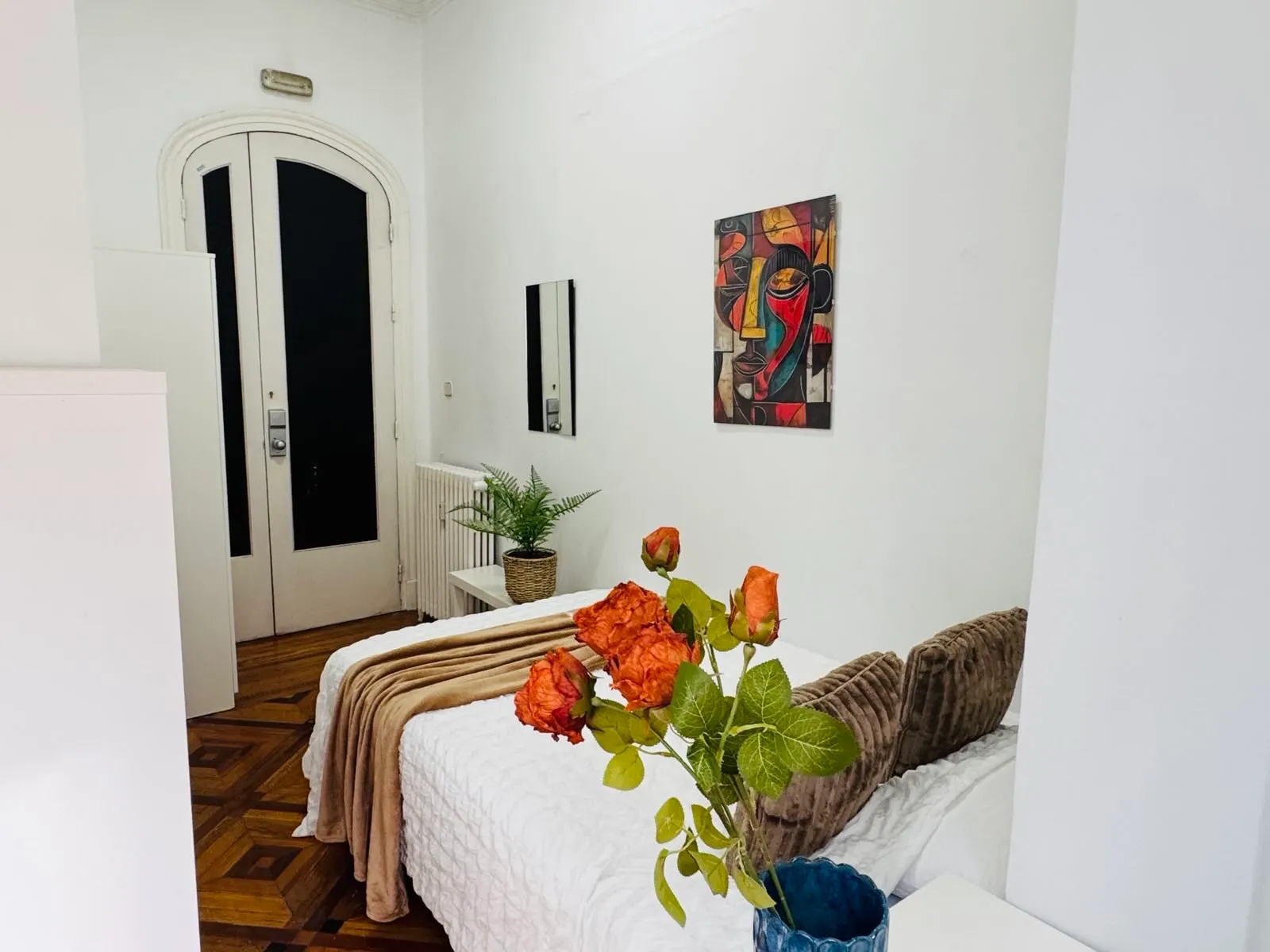 Private room in Madrid photo 2