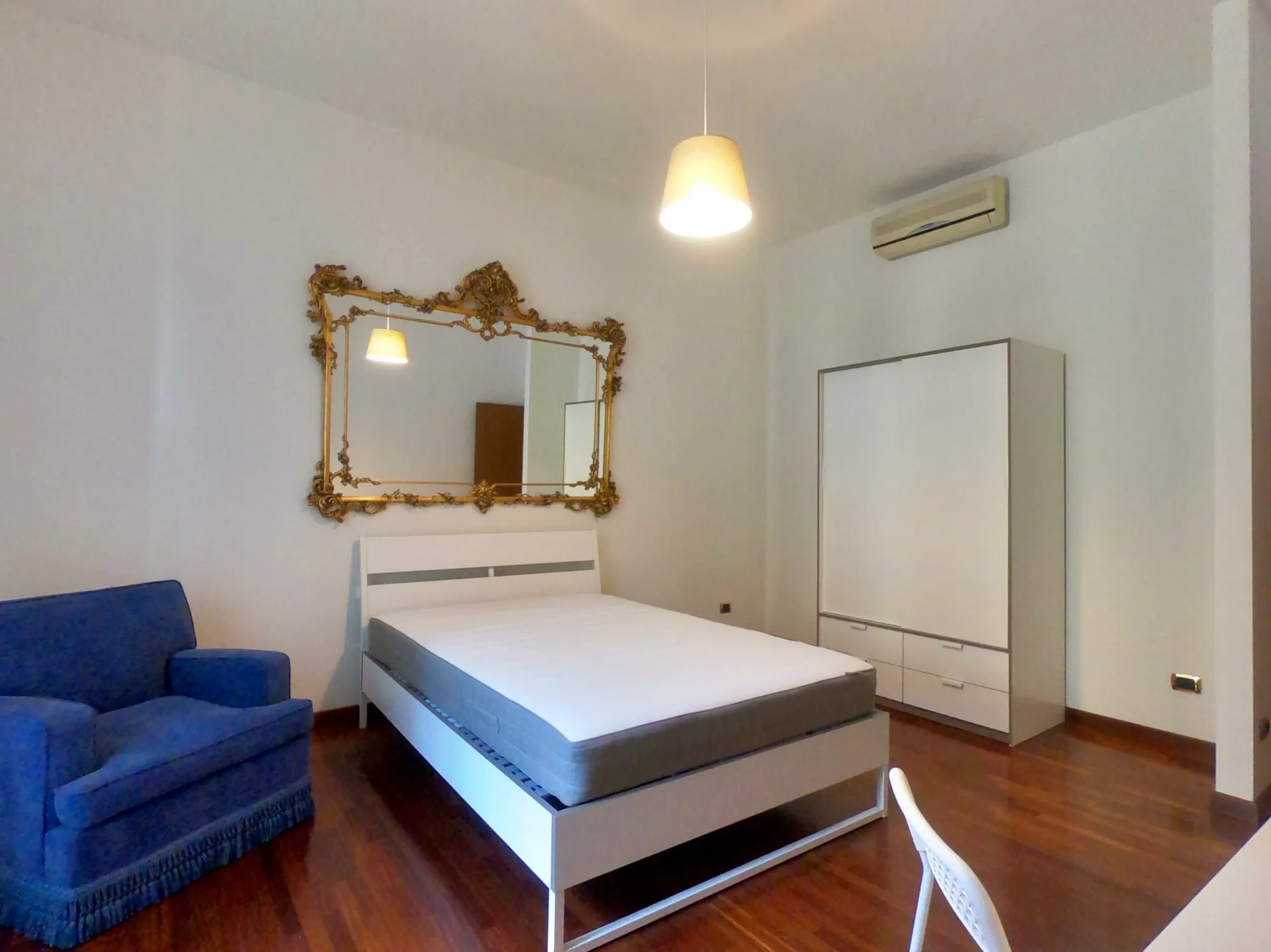Private room in Milan photo 2